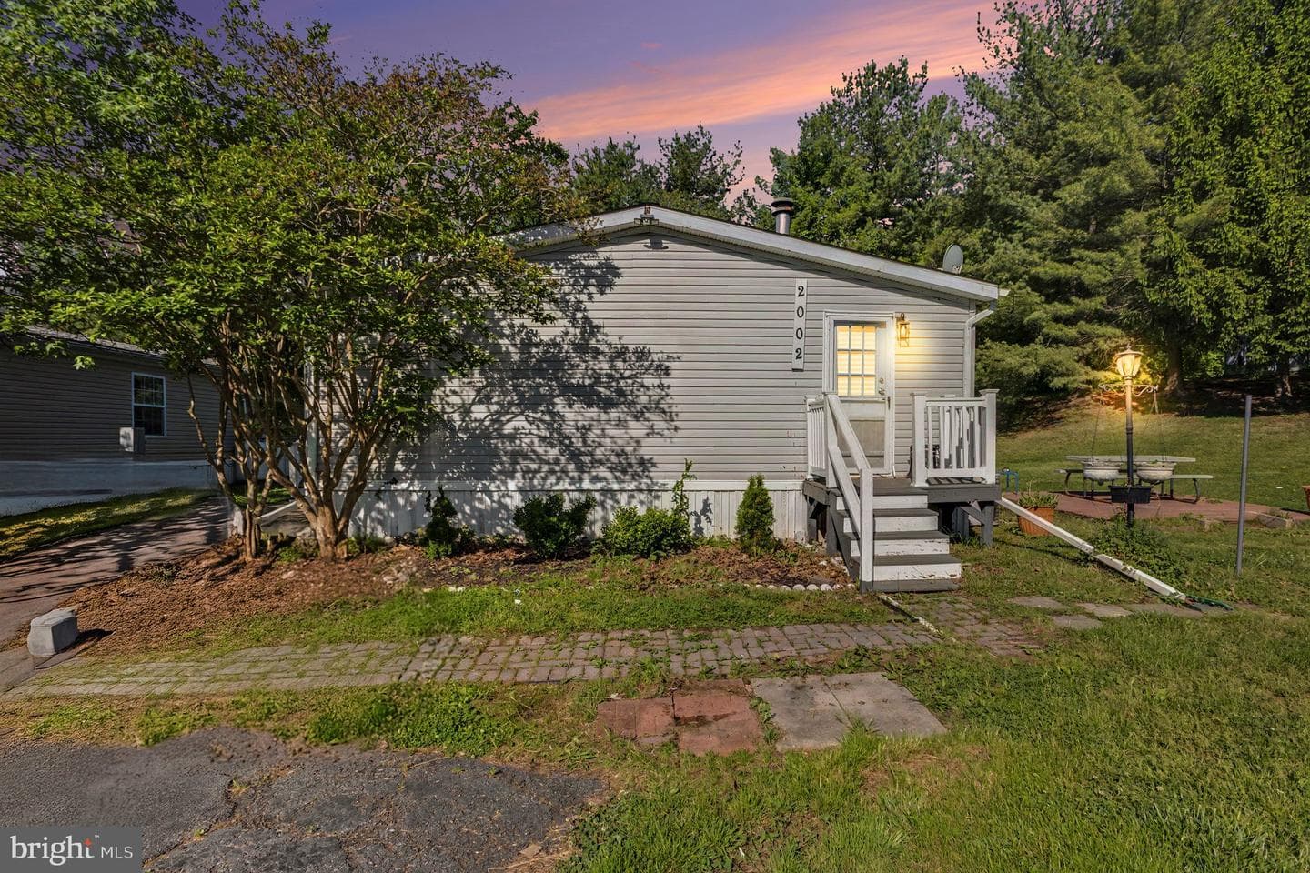 2002 David Drive, Edgewood