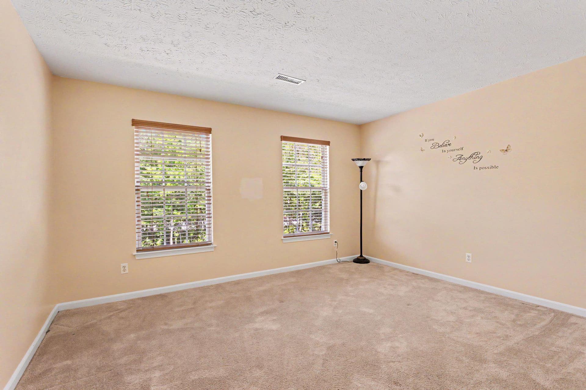 1604 Nuttal Avenue photo 23