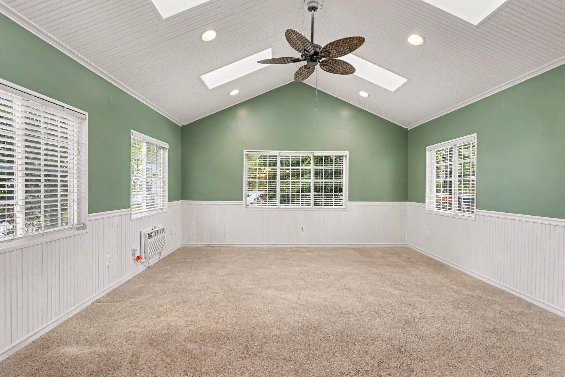 1604 Nuttal Avenue photo 3