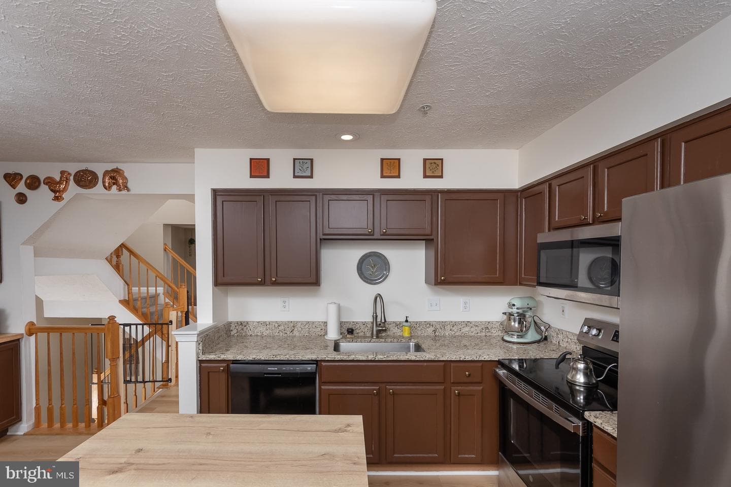 1069 Jeanett Way photo 4