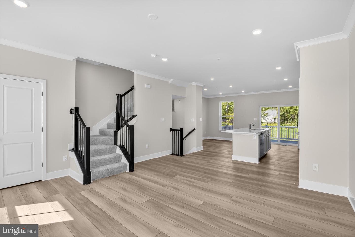 331 Hackley Drive photo 9