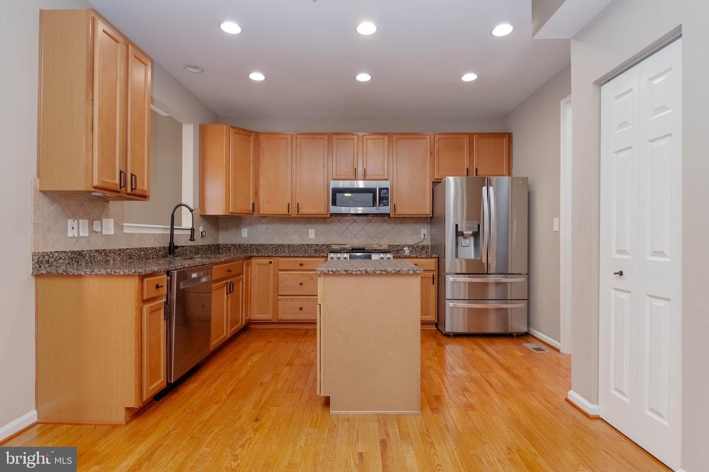 107 Steed Lane photo 9
