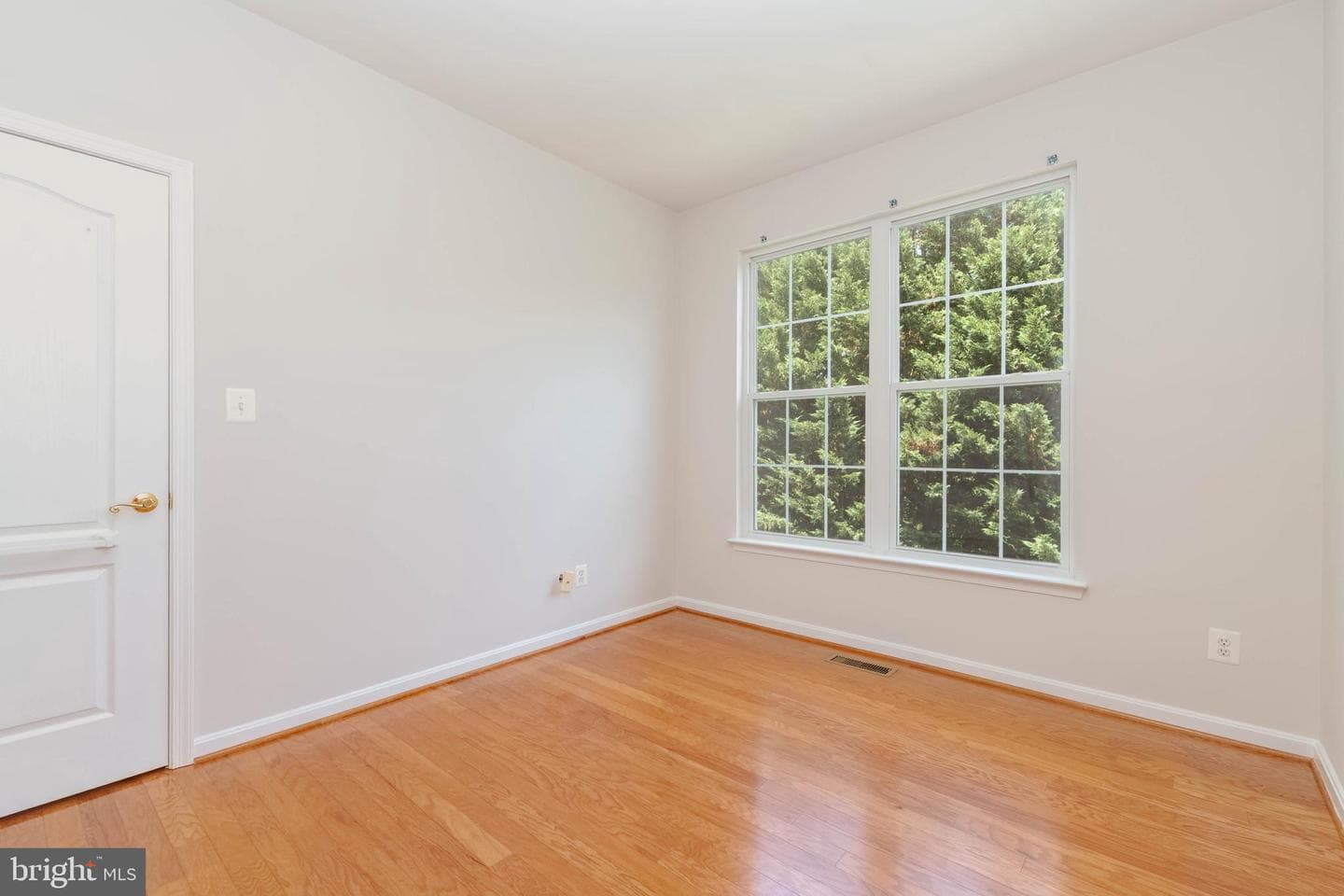 442 Clydebank Dr photo 19
