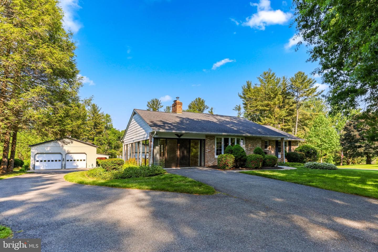 2401 Putnam Road photo 3