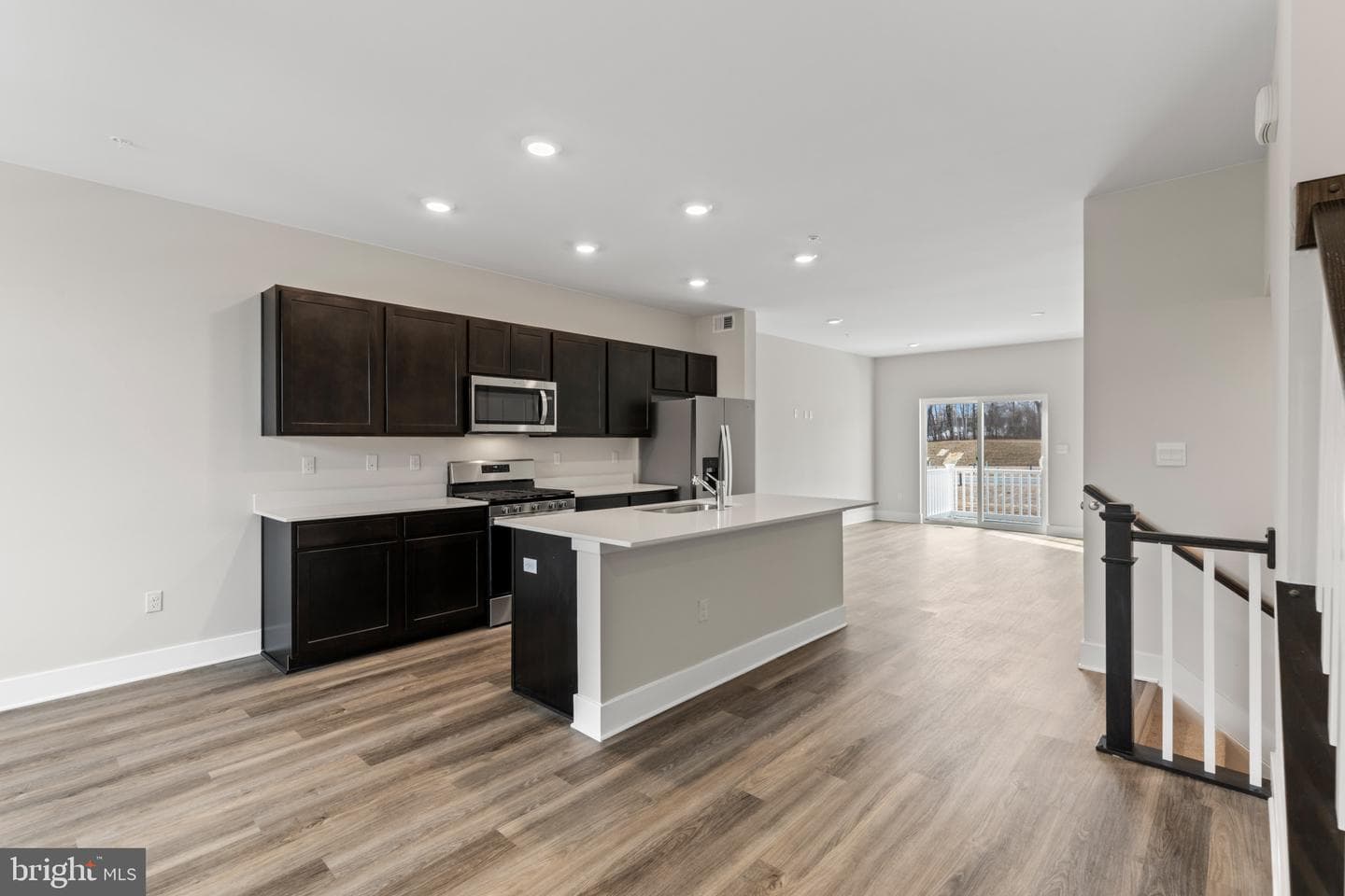 374 Hackley Drive photo 10
