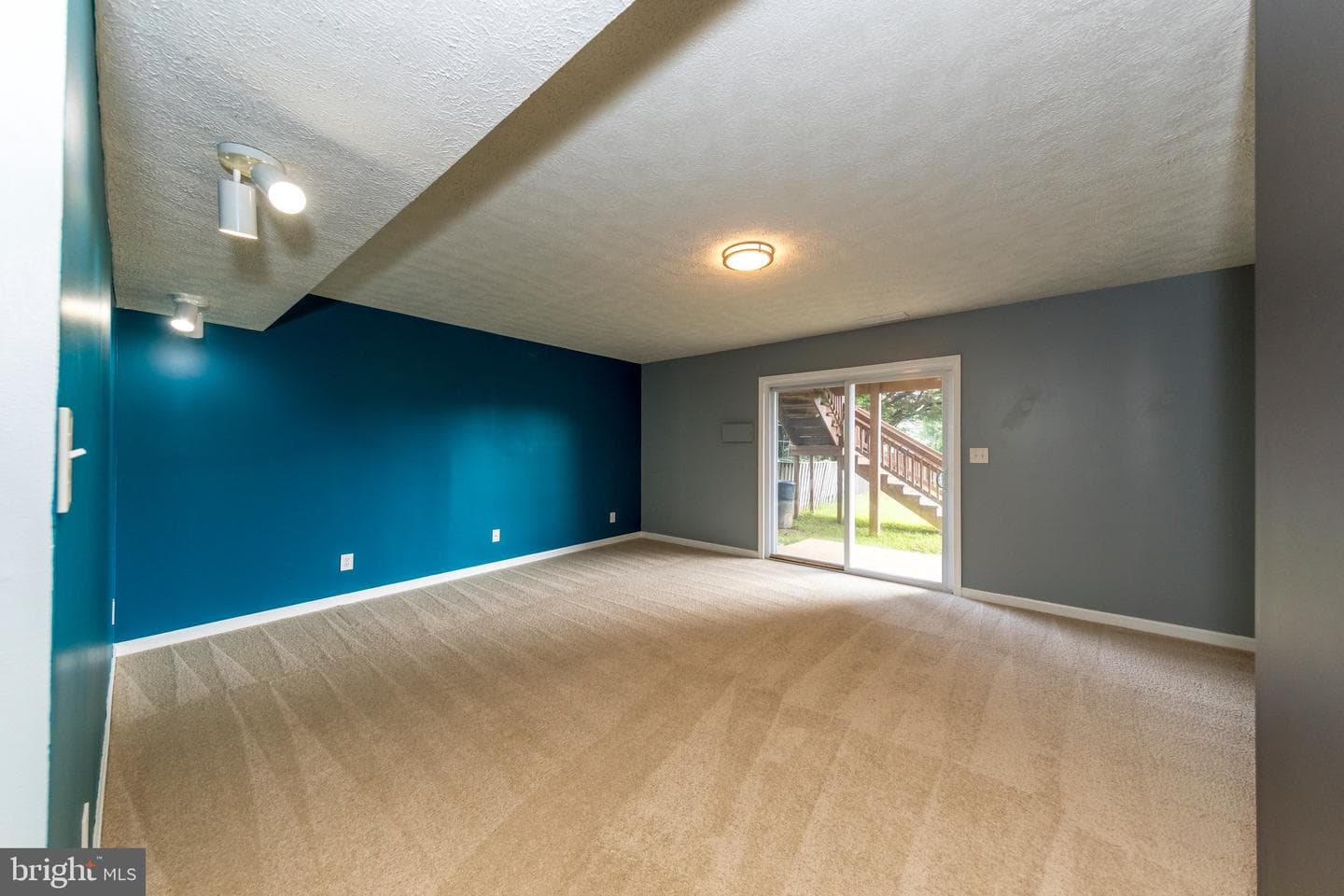 104 Remington Circle photo 21