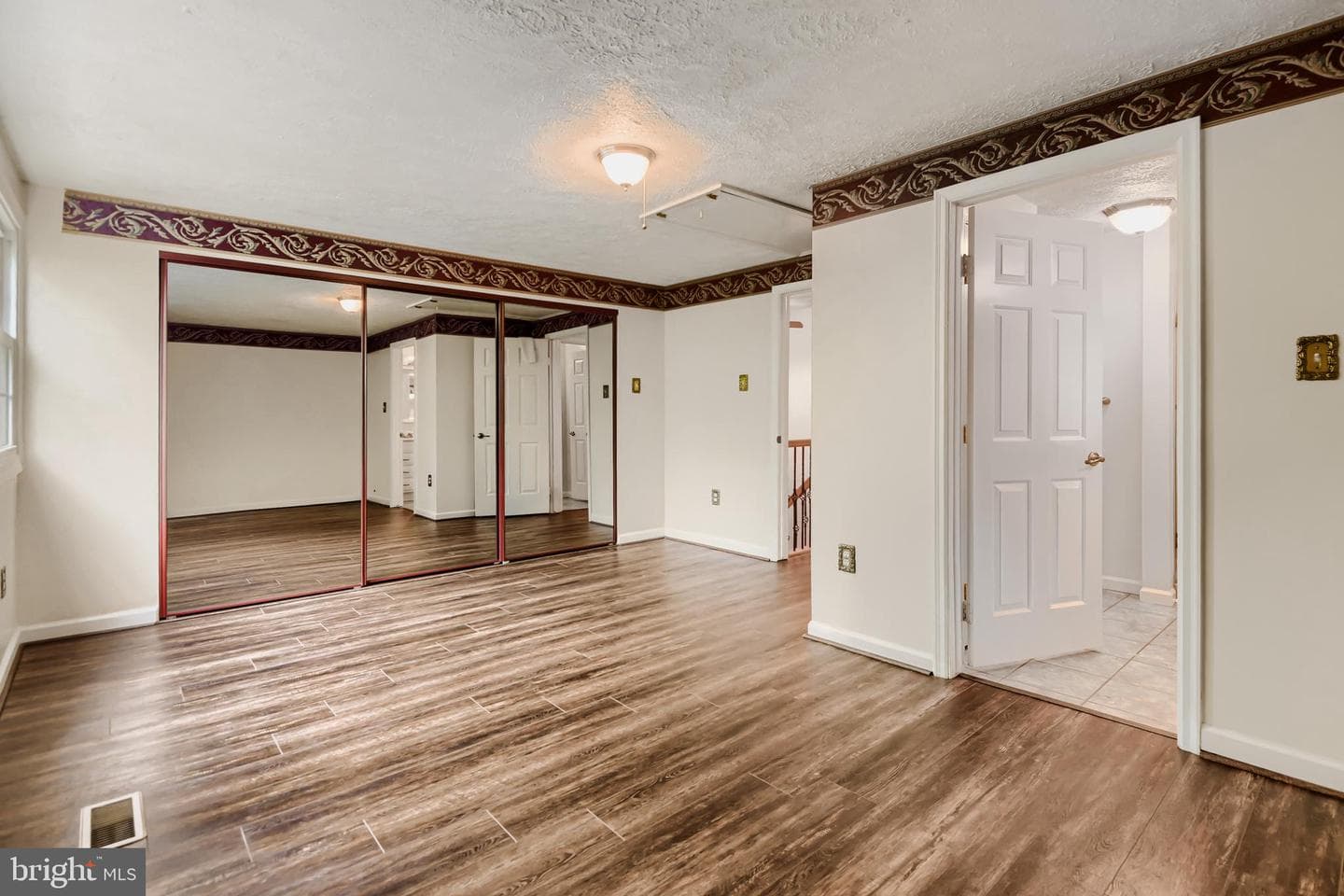 3234 Split Oak Court photo 8