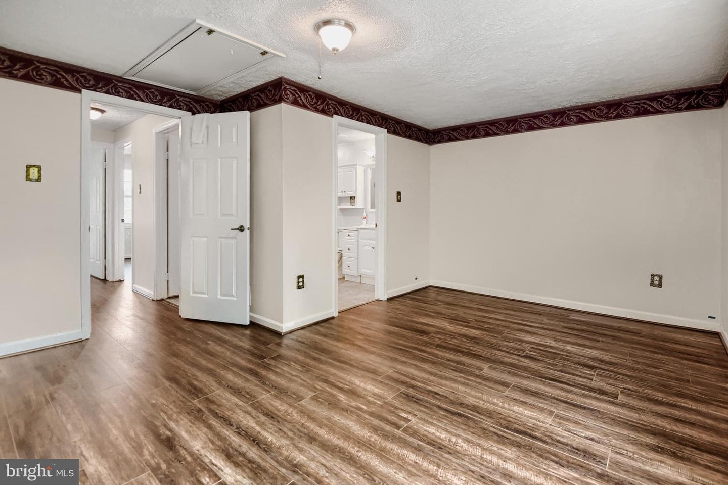 3234 Split Oak Court photo 9