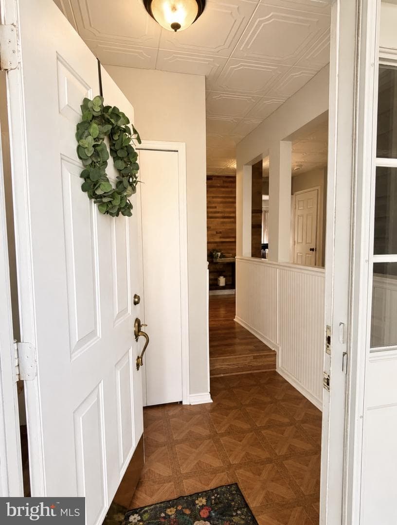 425 Kentmore Terrace photo 2