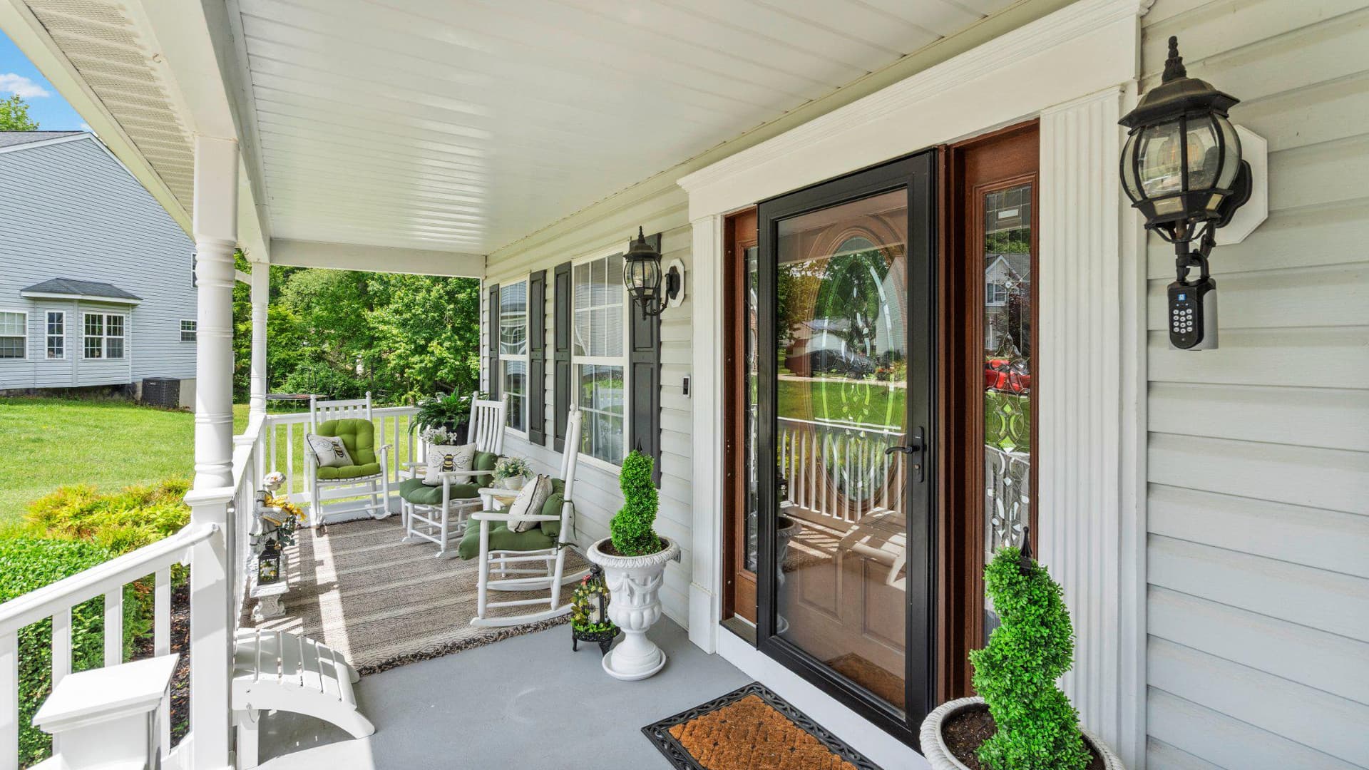 405 Devonshire Court photo 5