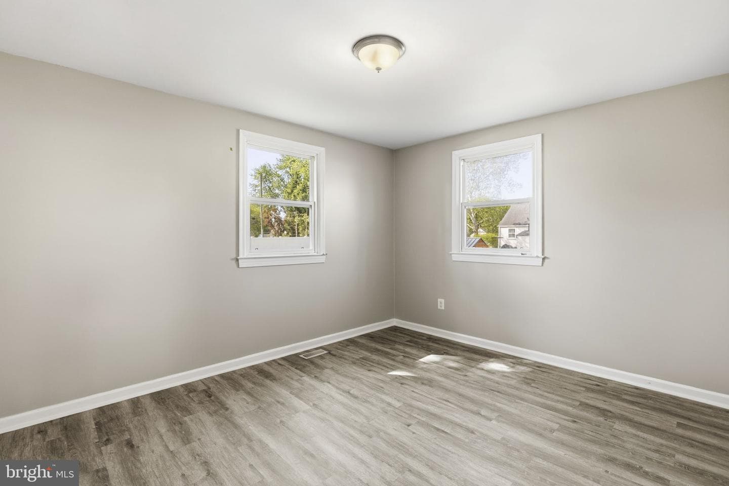 166 Bannister Ave photo 12