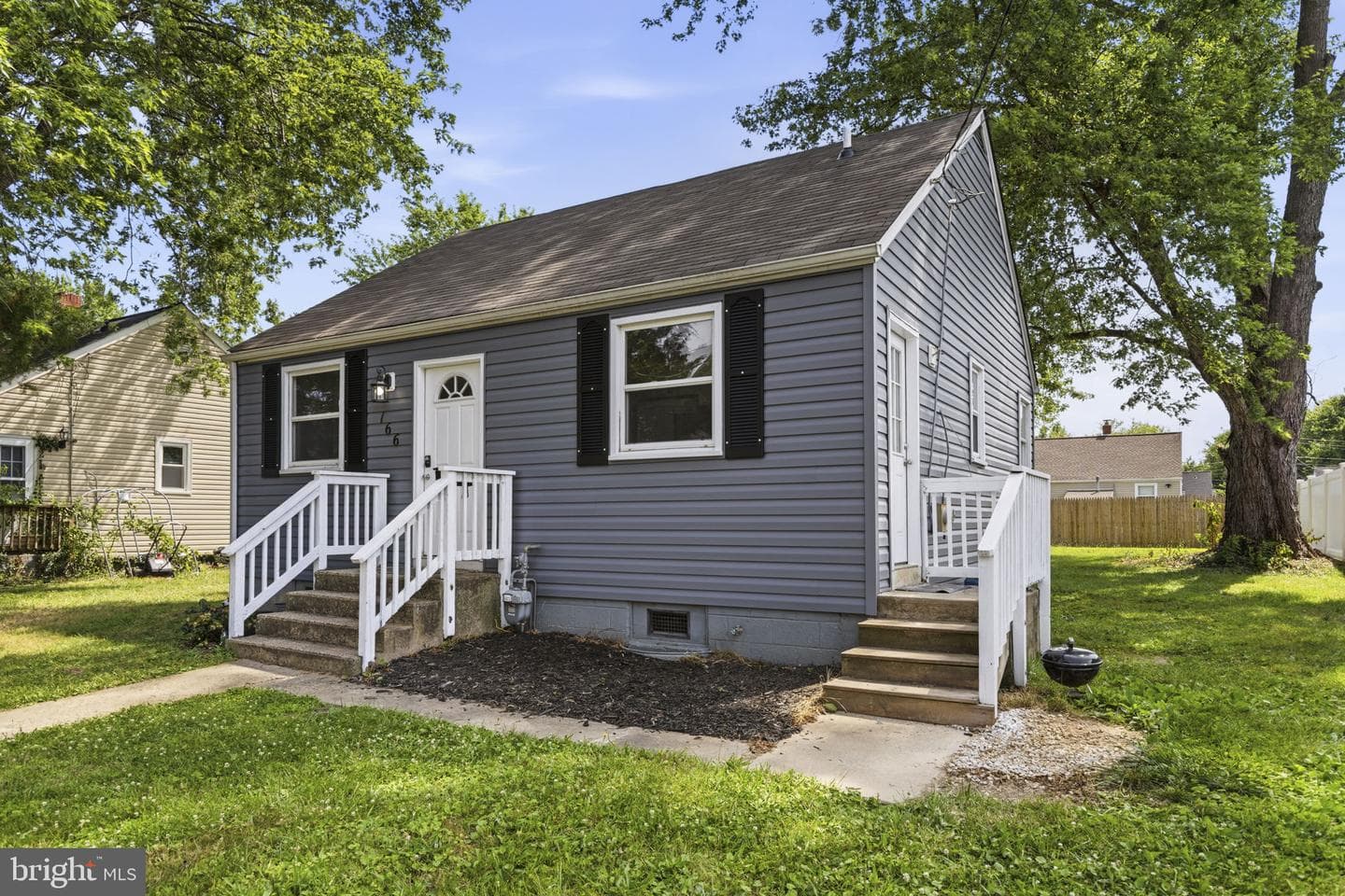 166 Bannister Ave photo 16