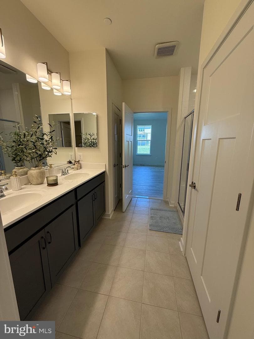 #142-3636 Dexter Court photo 41