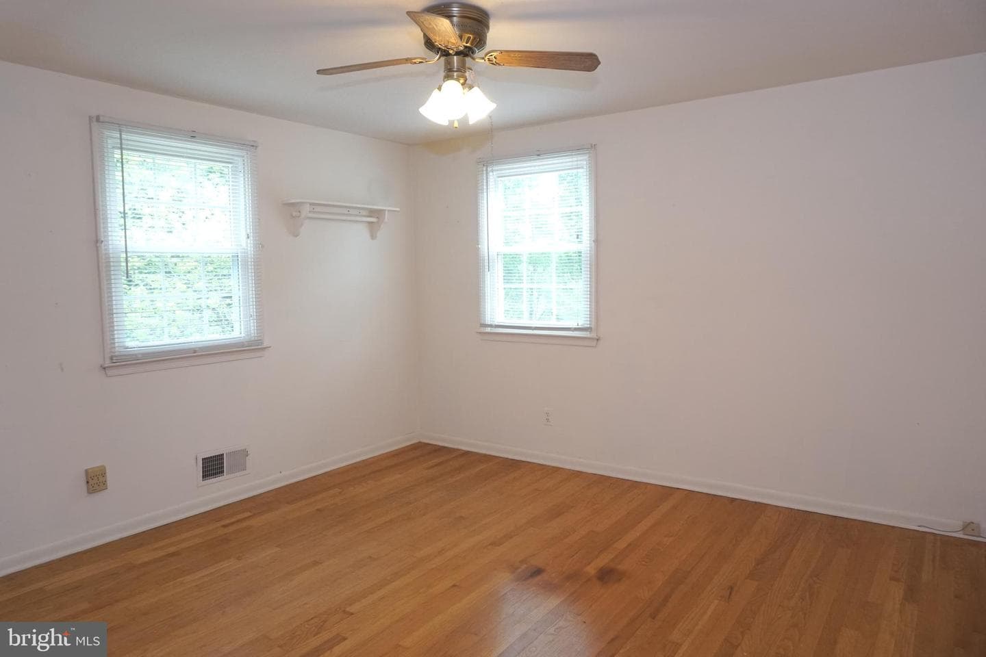 1304 Chez Court photo 37