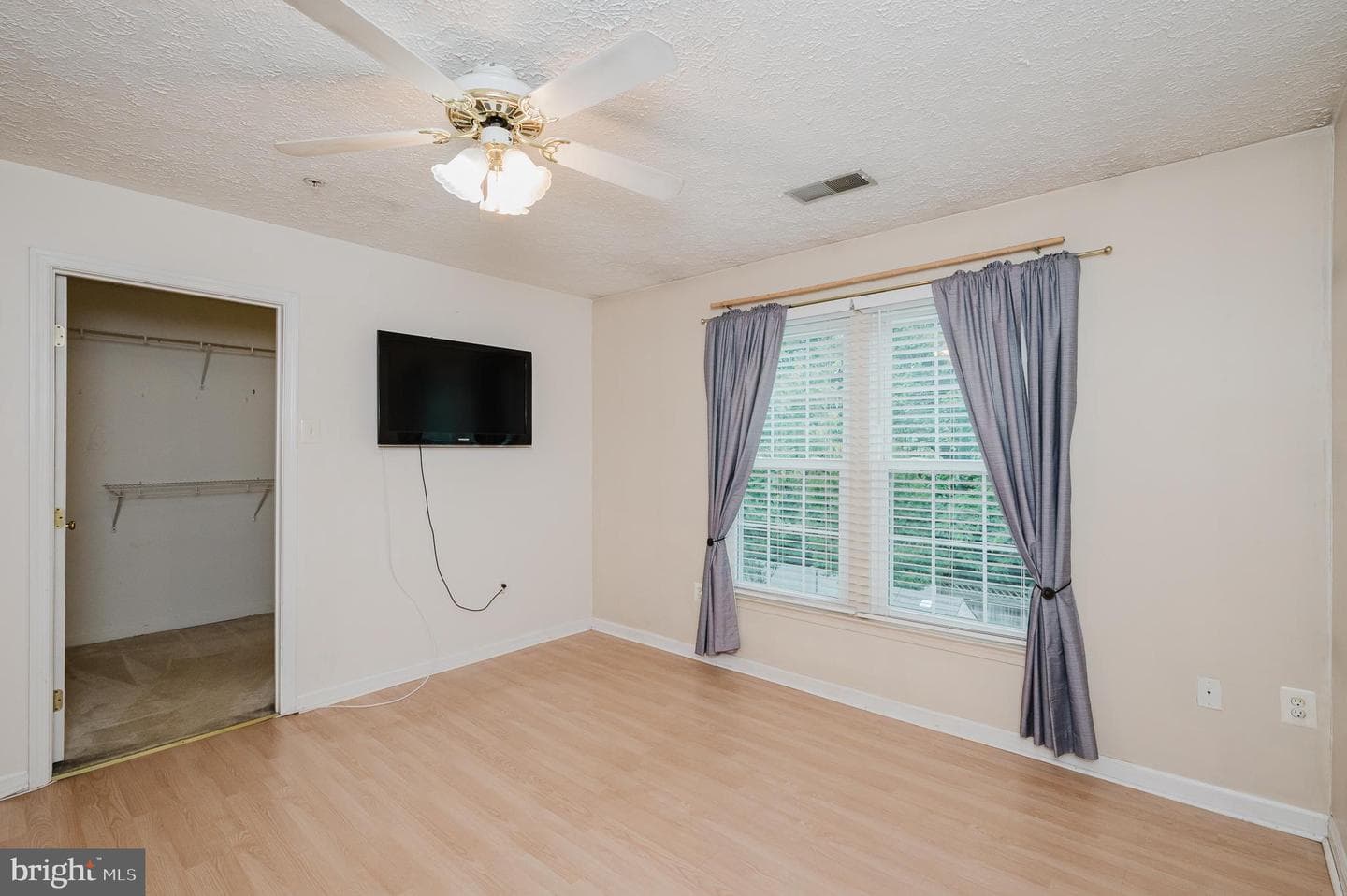 556 Macintosh Circle photo 16