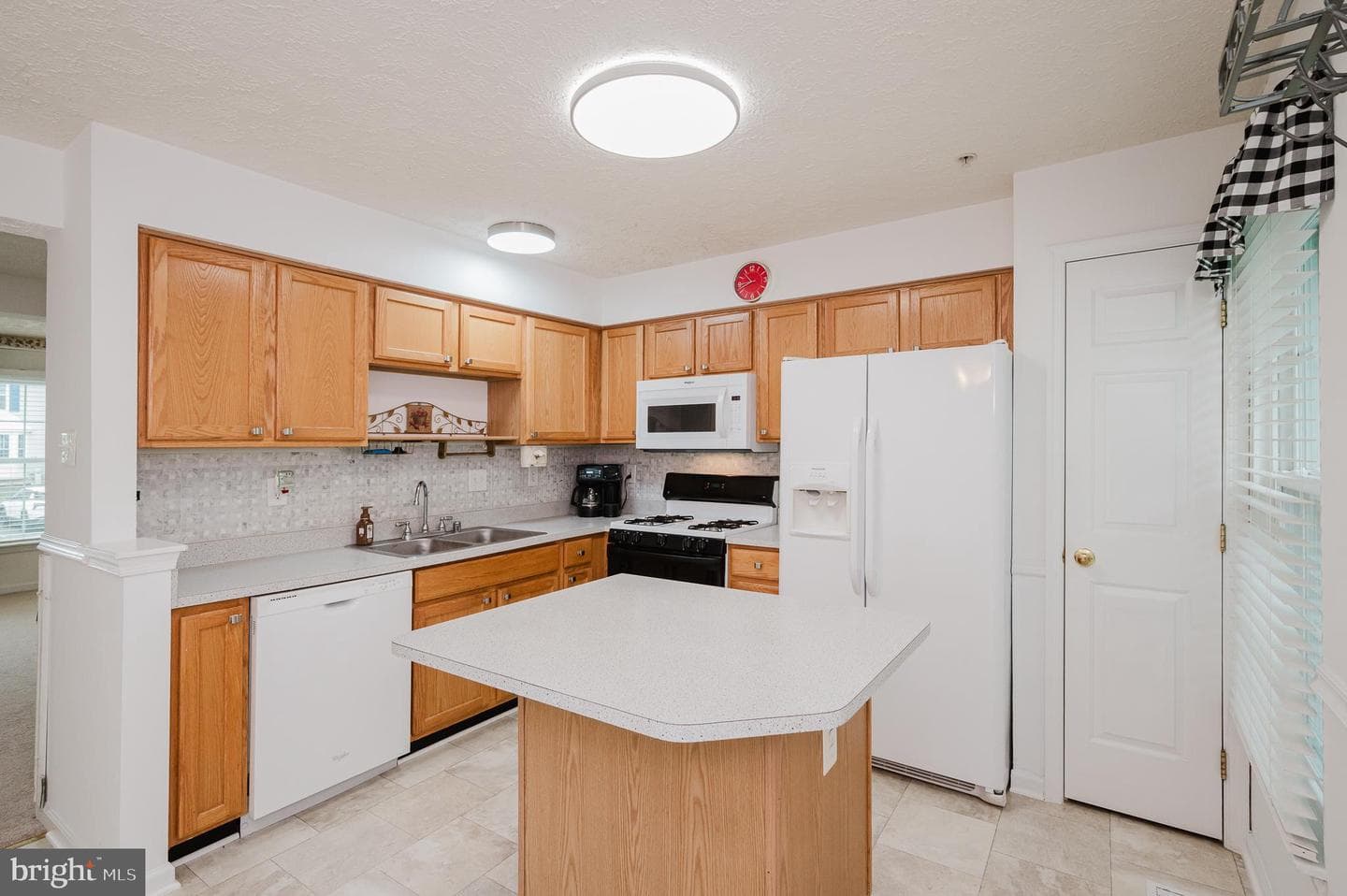 556 Macintosh Circle photo 7