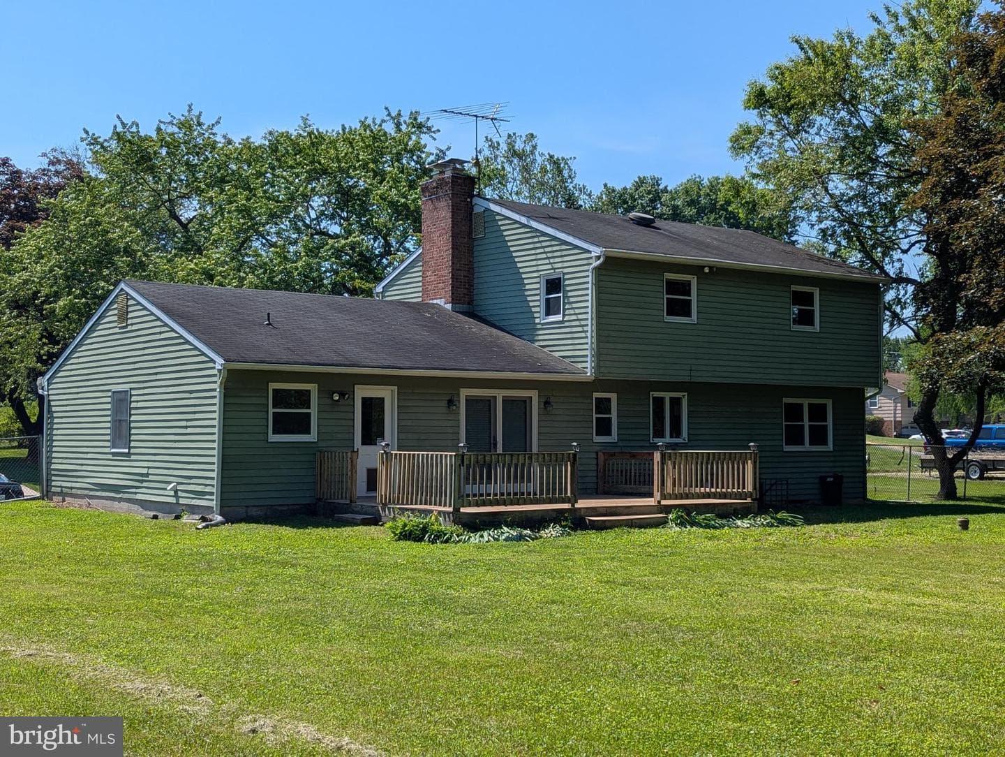 2408 Dixie Lane photo 2