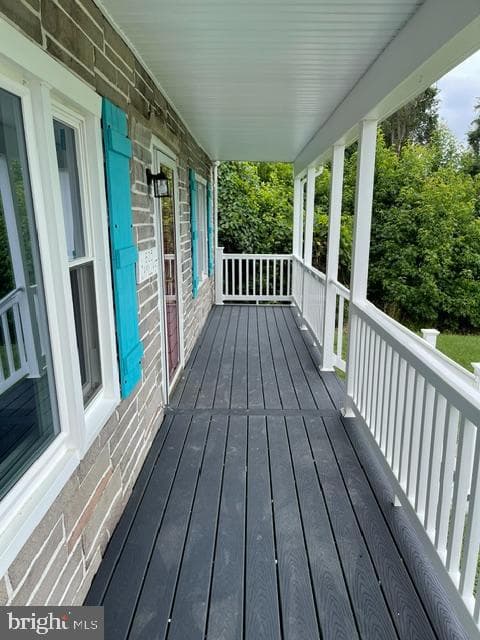 605 Camilla St photo 2