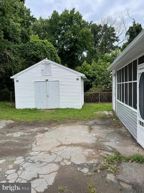 605 Camilla St photo 24