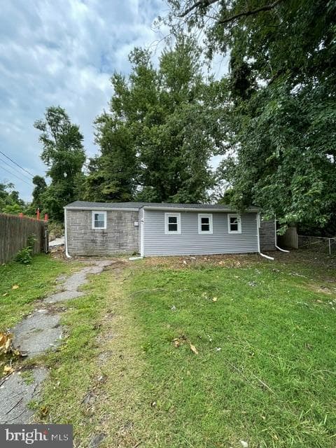 605 Camilla St photo 26