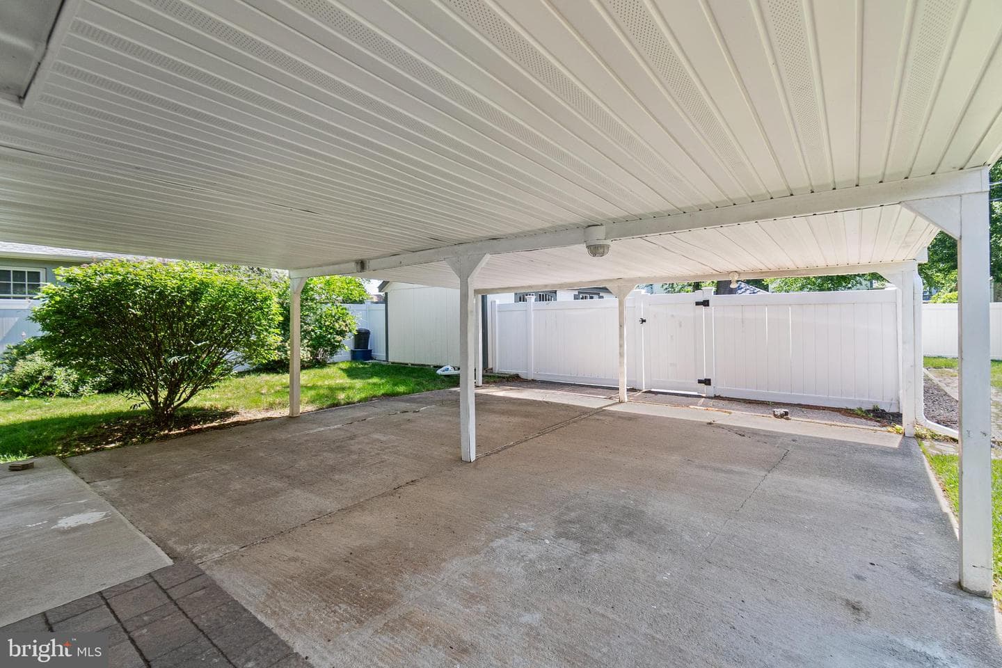 229 S Rogers Street photo 41
