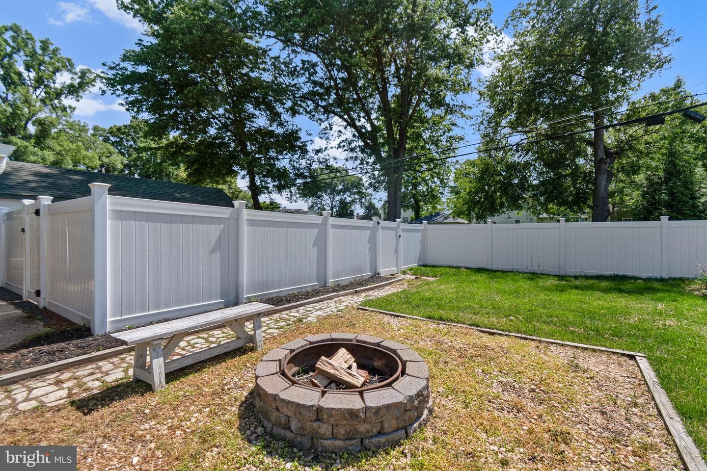 229 S Rogers Street photo 44