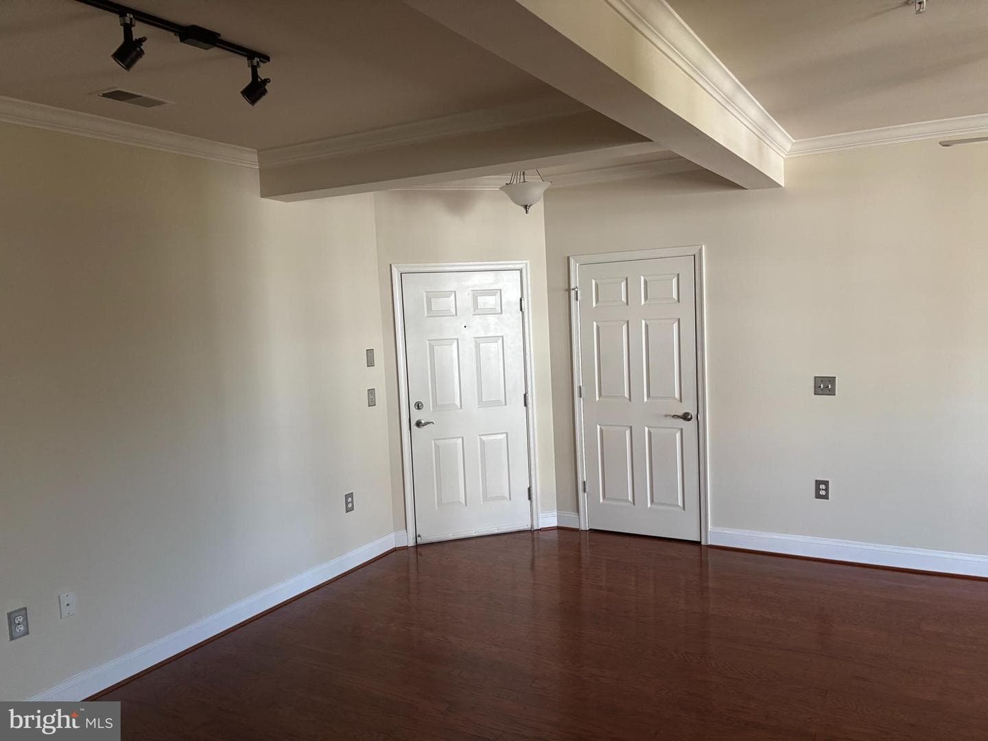 1818 Selvin Drive #301 photo 5