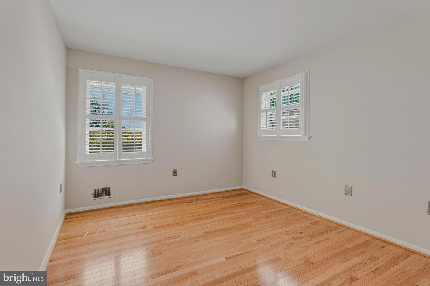 2504 Burgundy Drive photo 35