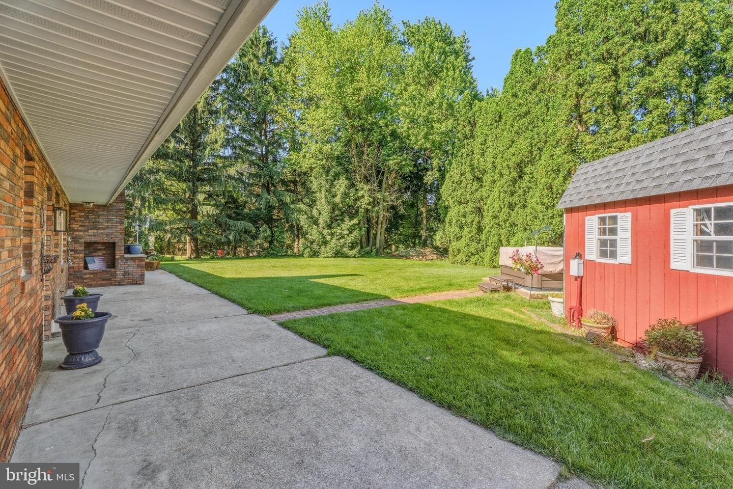 2504 Burgundy Drive photo 4