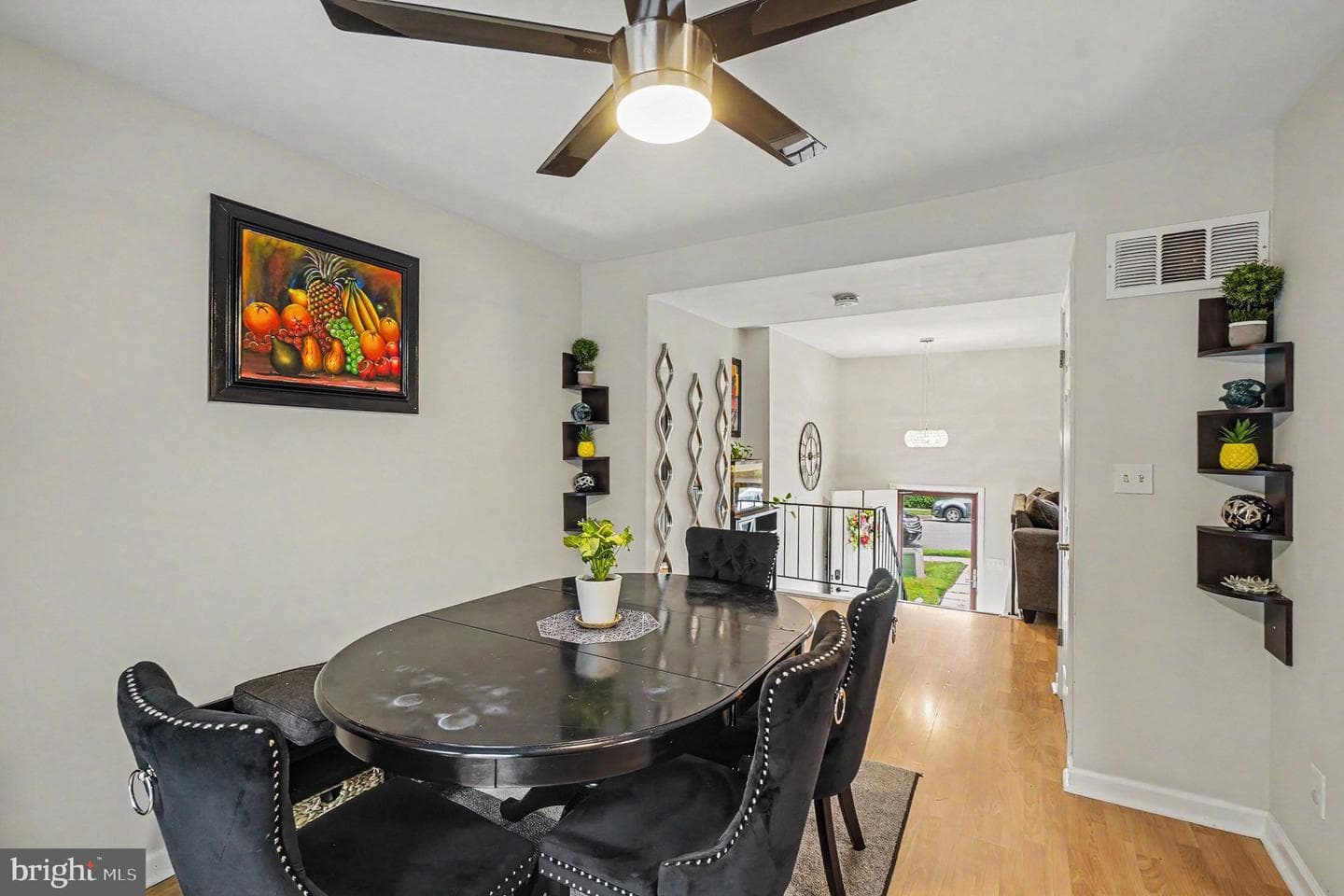 743 Custis Street photo 5