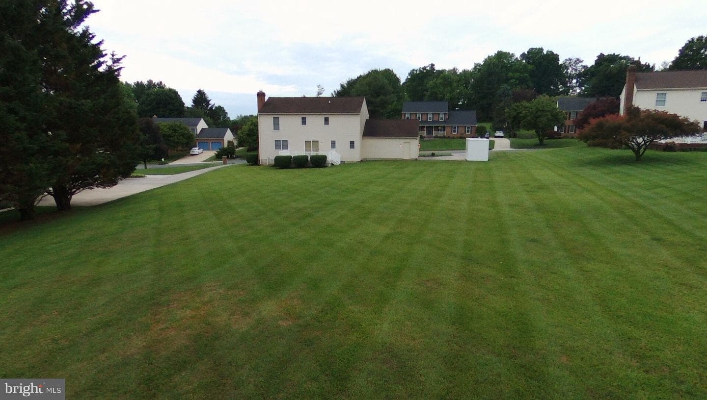 1802 Hamlet Place S photo 15