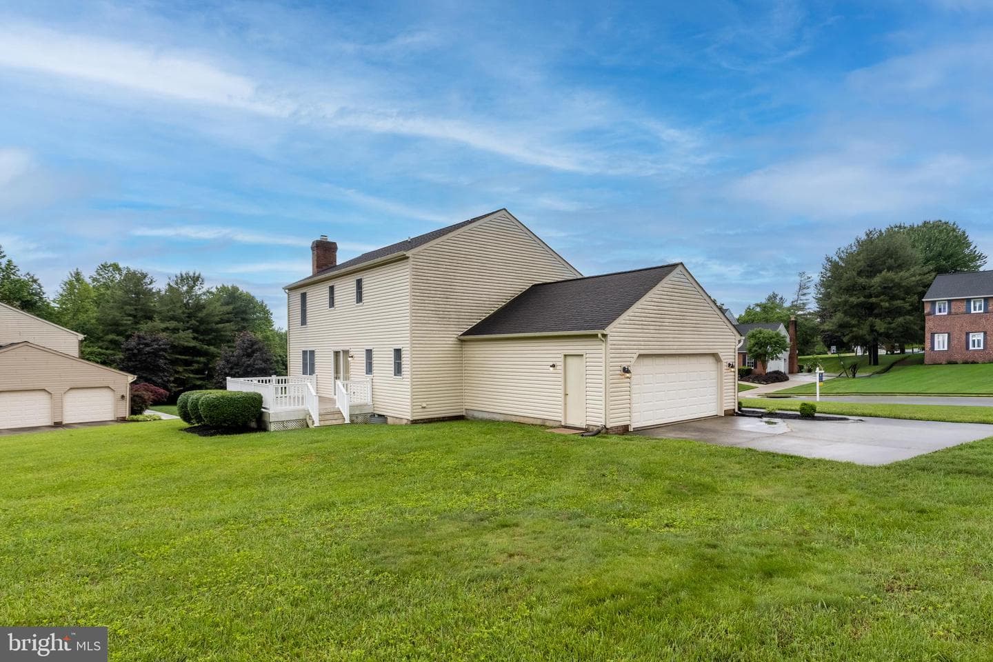1802 Hamlet Place S photo 18