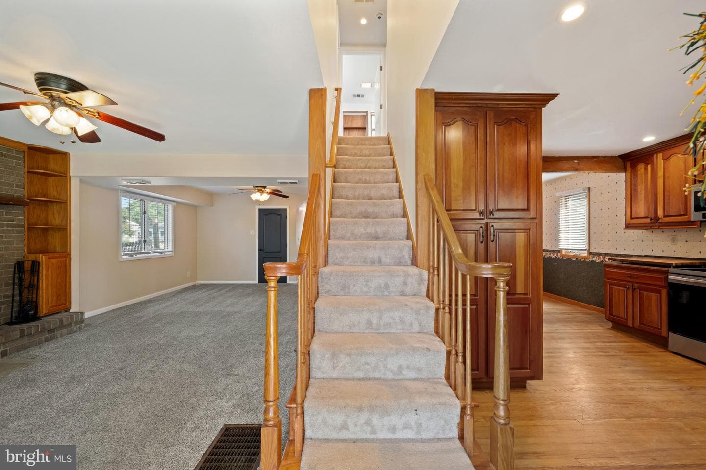 817 Giles Street photo 10