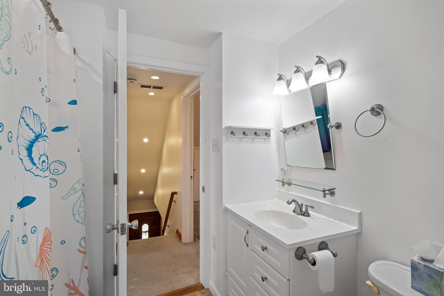 817 Giles Street photo 24