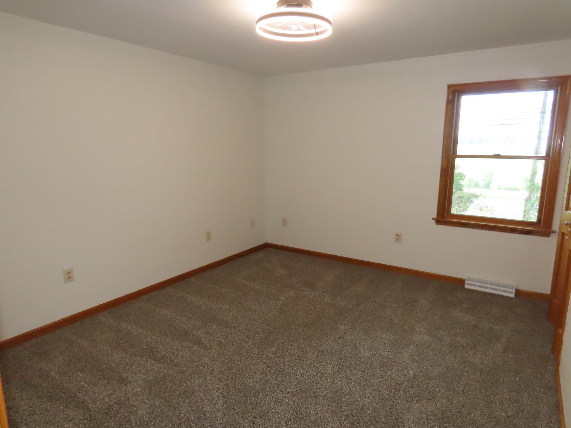 703 St Marys Road photo 18