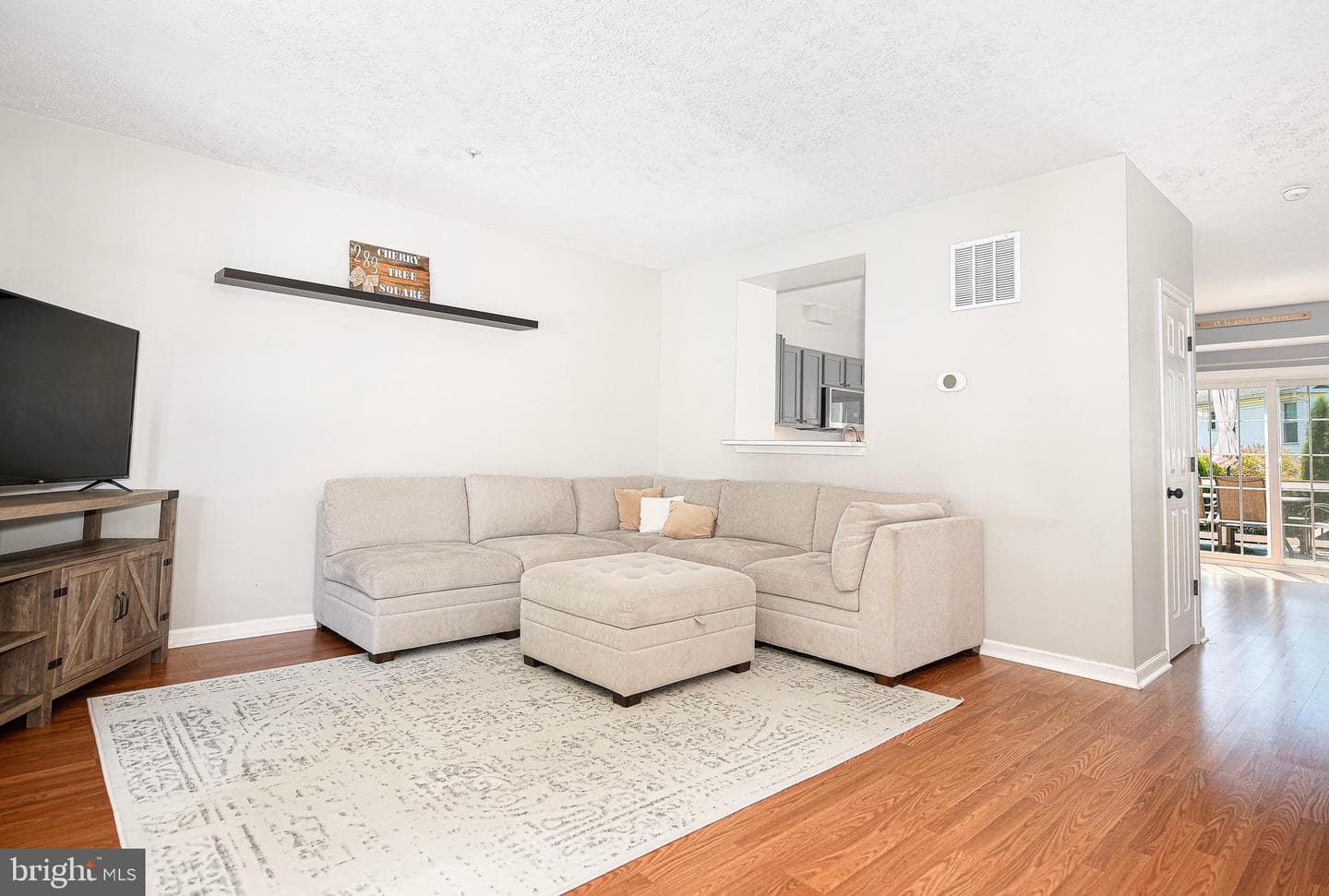 283 Cherry Tree Square photo 14