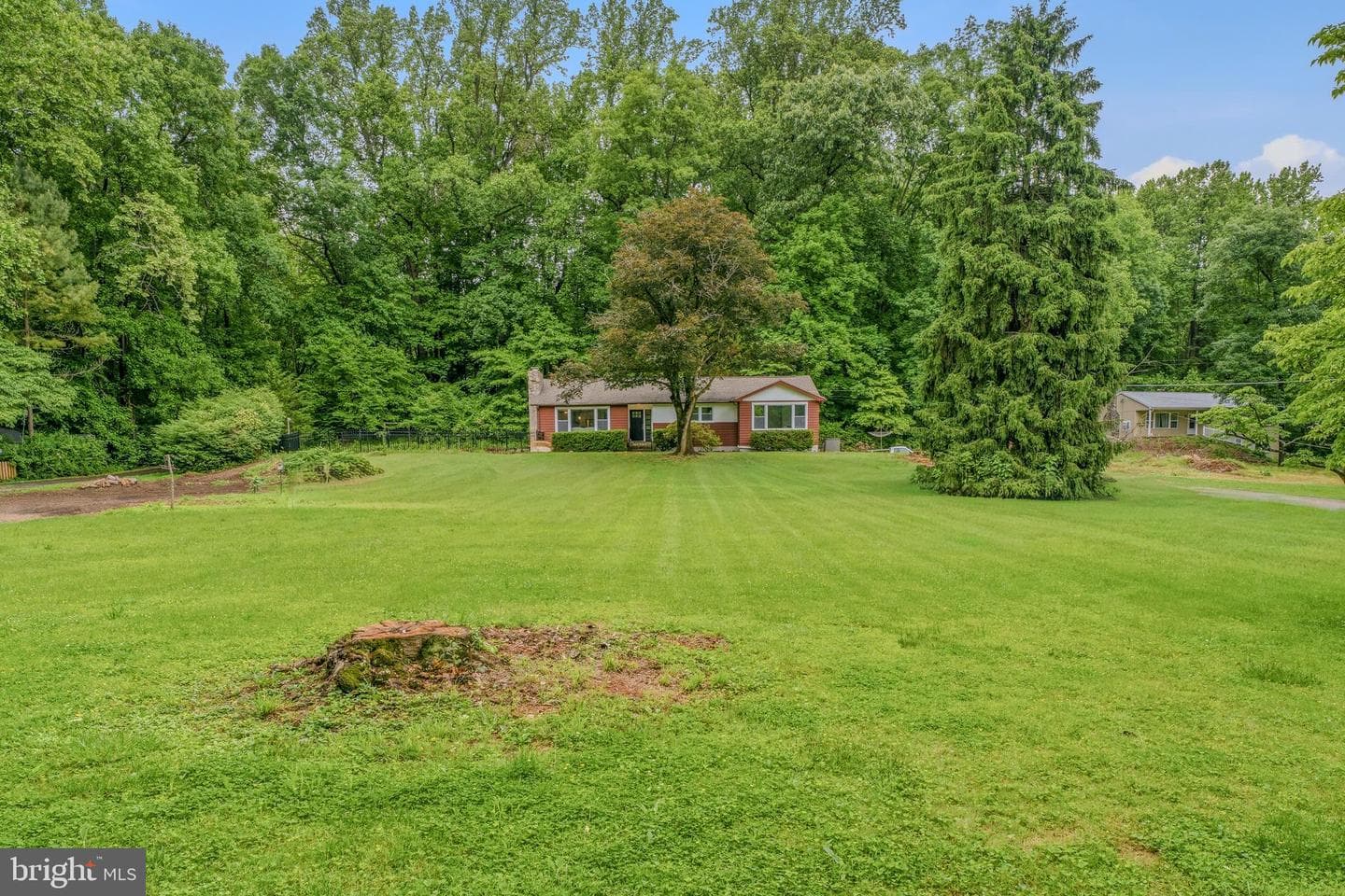 2327 Sherwood Lane photo 4