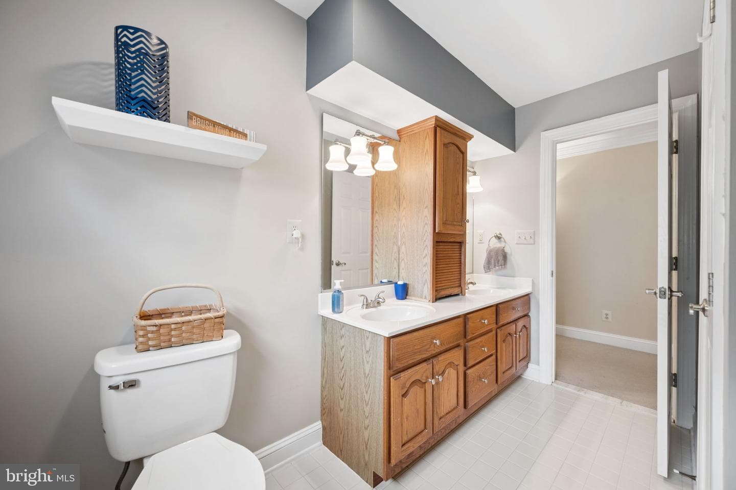 813 Saint Ann Drive photo 42