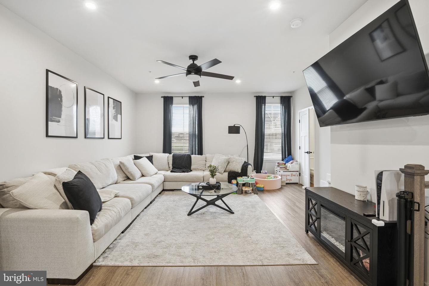 2510 Schooner Way photo 2