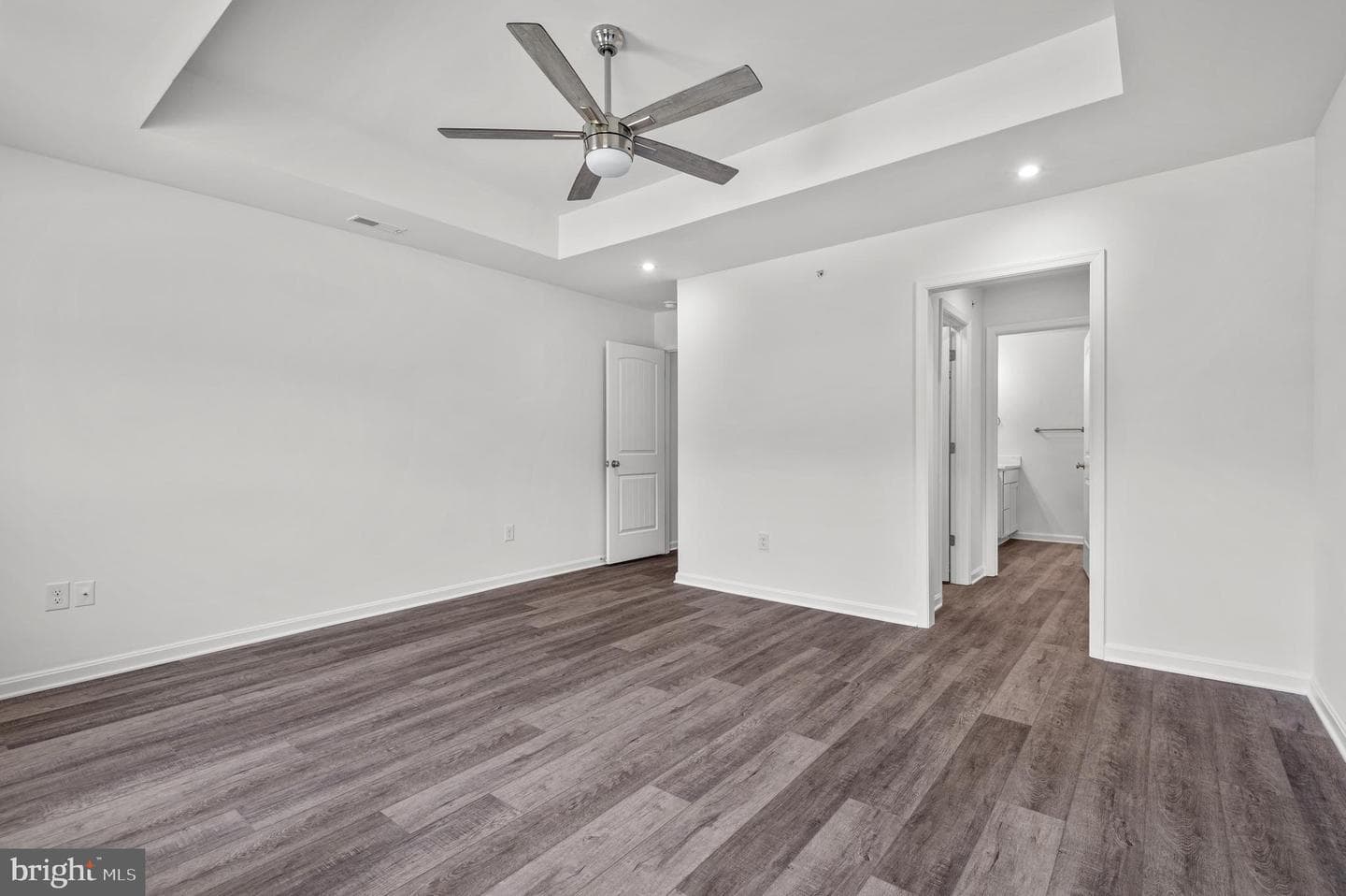 754 Bur Oak Court photo 15