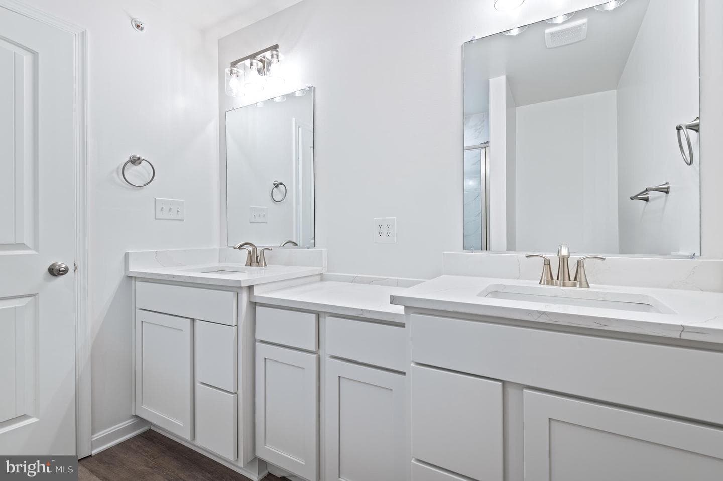 754 Bur Oak Court photo 16