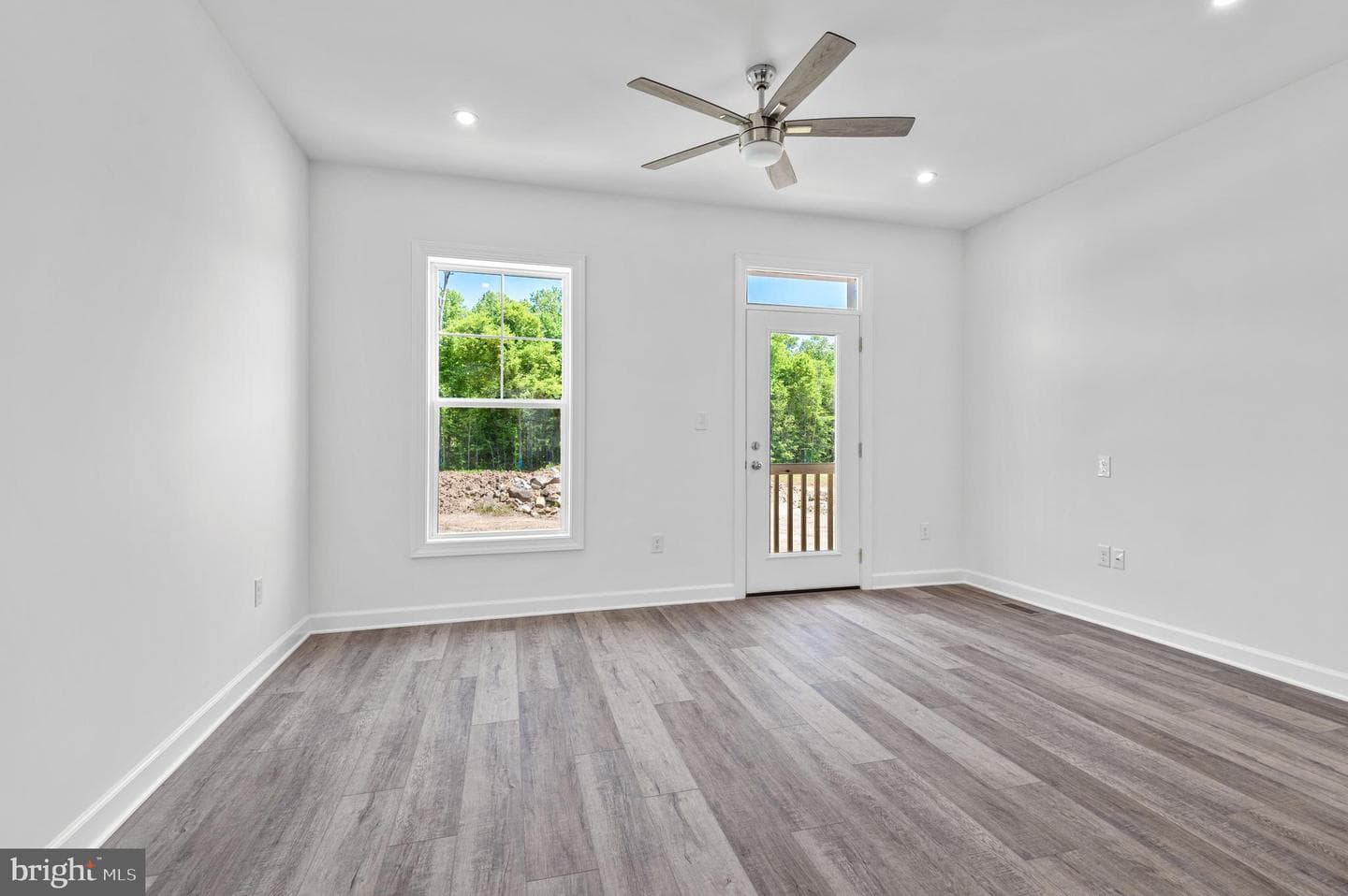 756 Bur Oak Court photo 10
