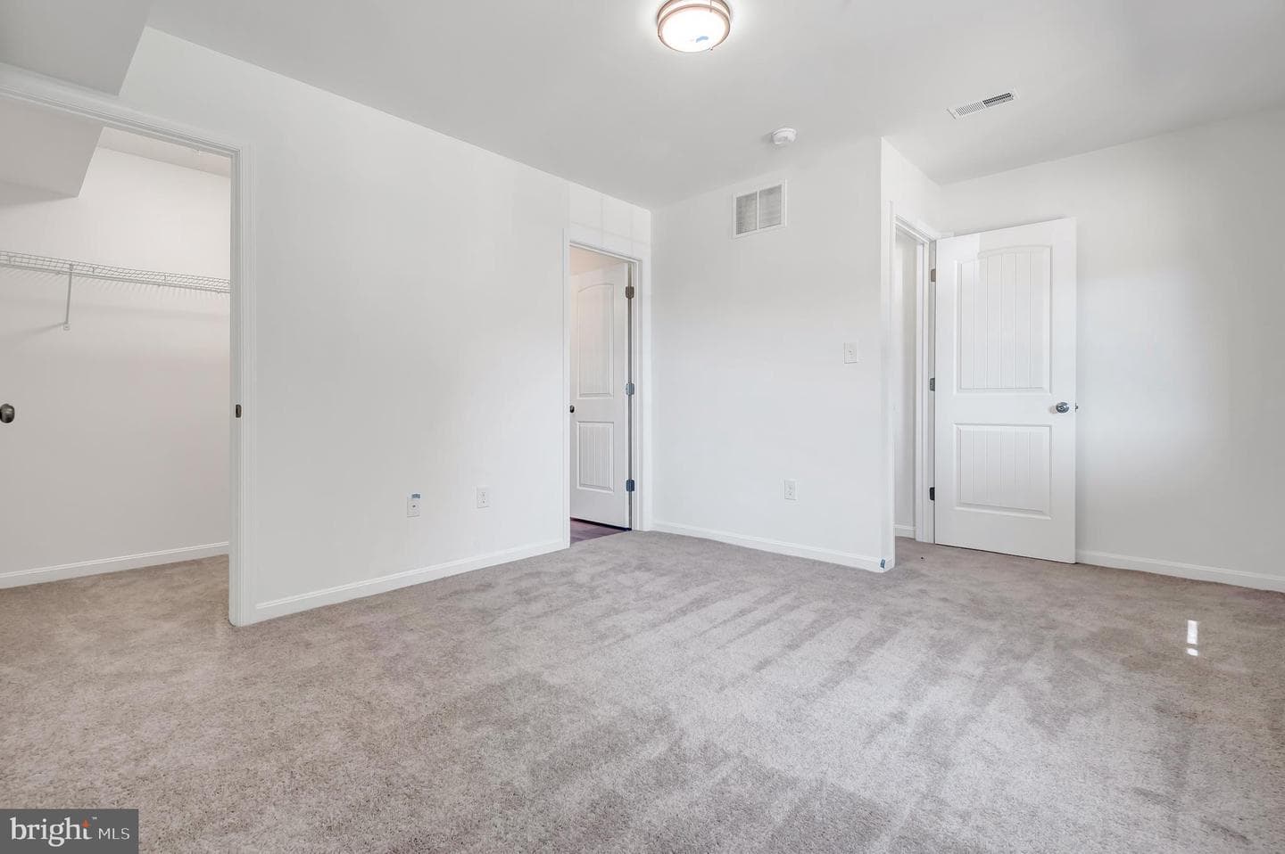 716 Bur Oak Court photo 20