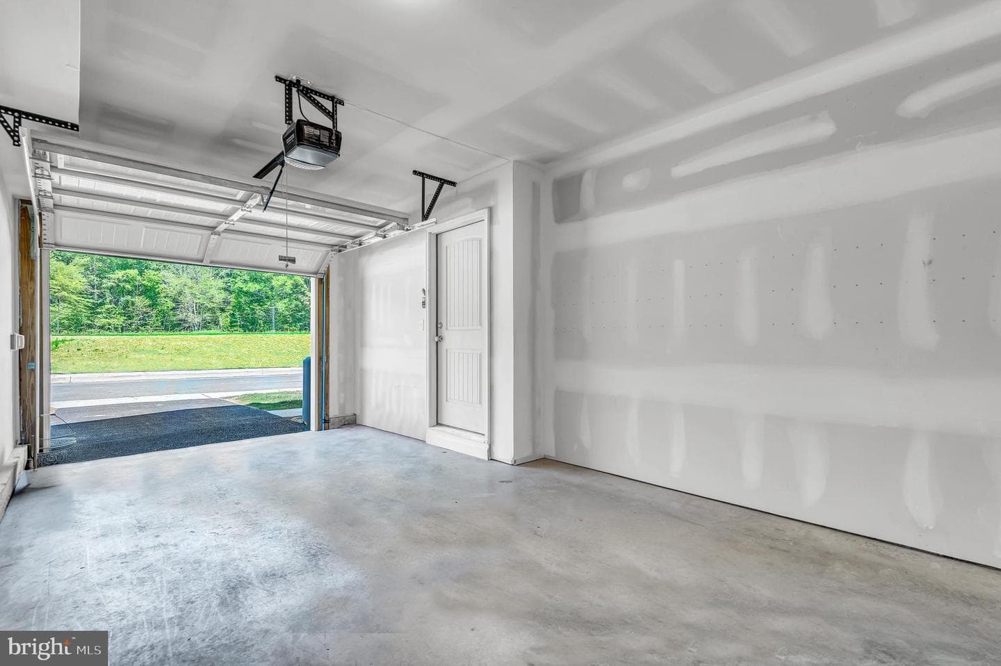 742 Bur Oak Court photo 22