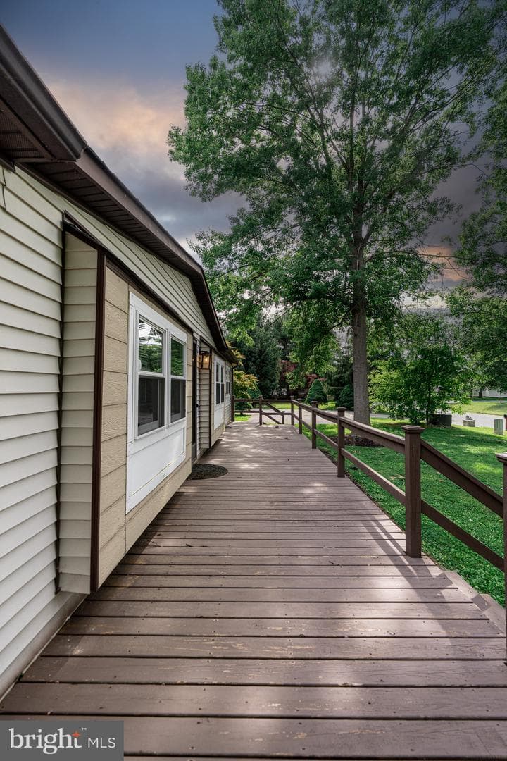 4403 Sanford Court photo 40