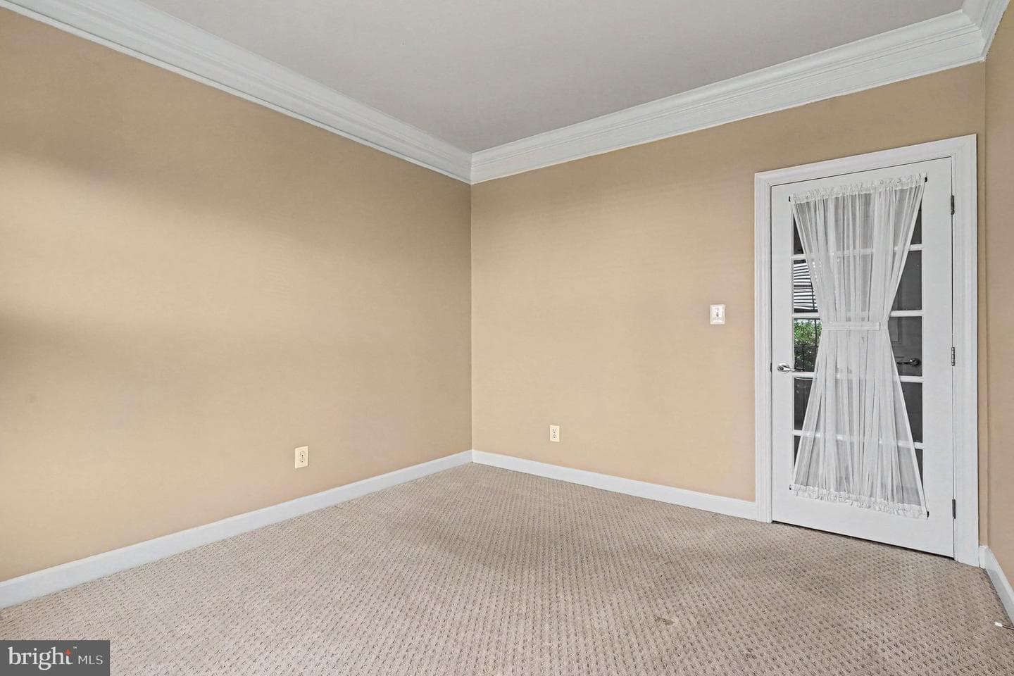 714 Monarchos Drive photo 32