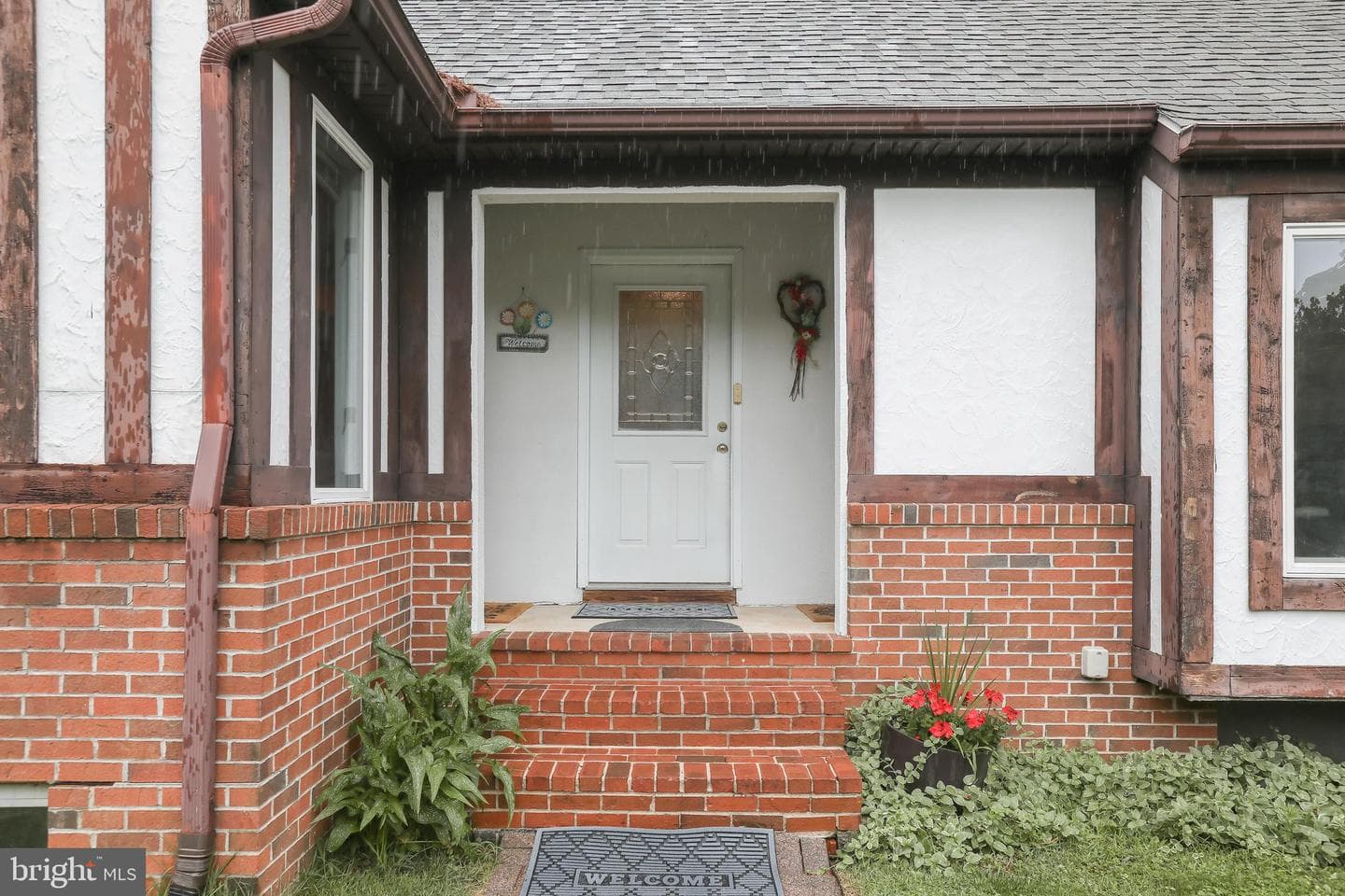 1421 Saratoga Dr photo 4