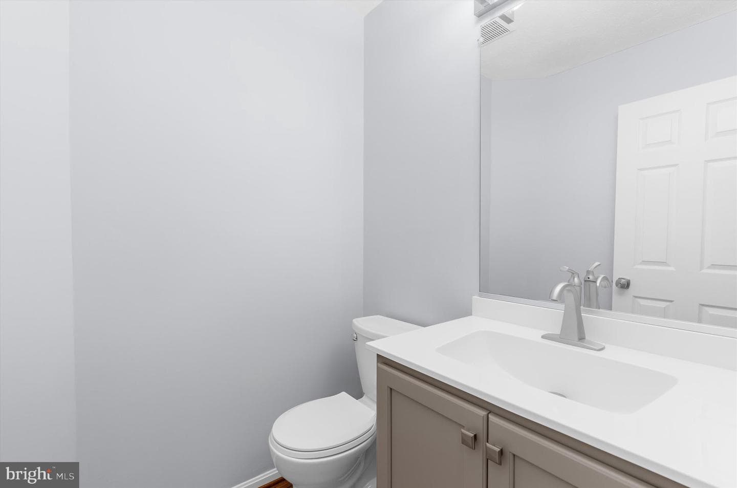 3216 Holly Knoll Court photo 14