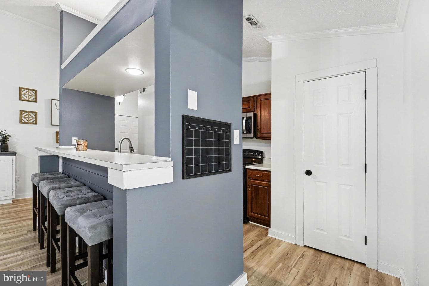 1004 Markham Court photo 6