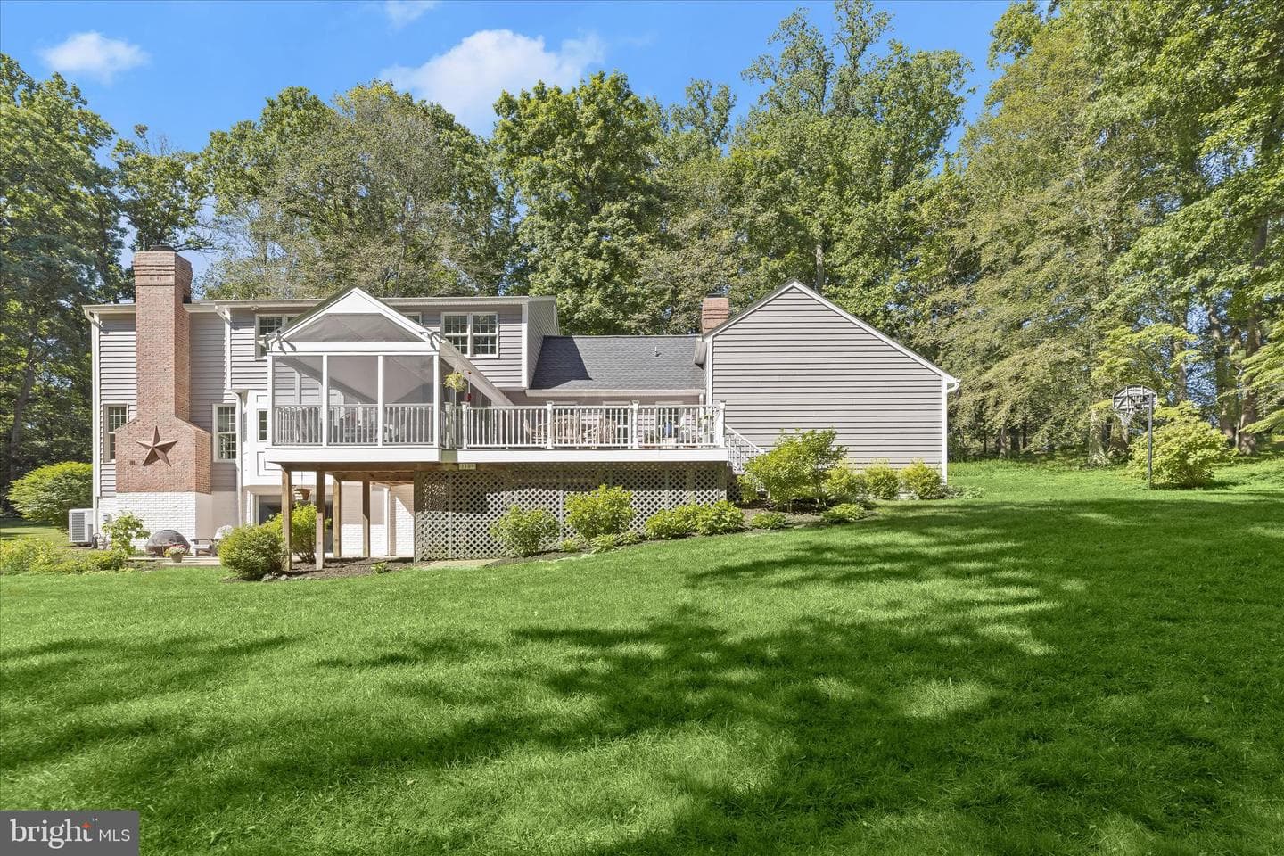 1109 E Wheel Road photo 100